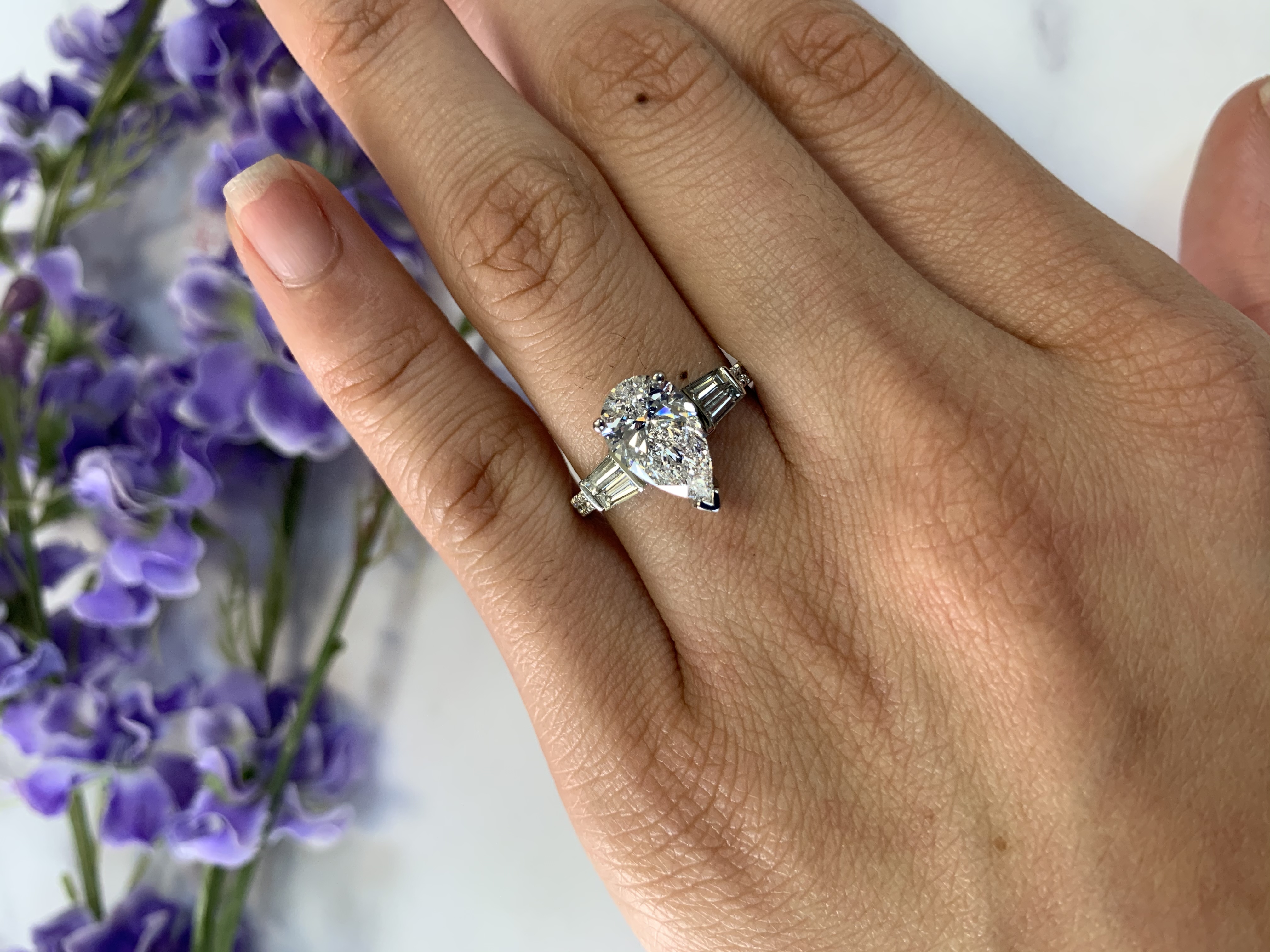 Pear Shape with Round and Baguette Side Diamonds